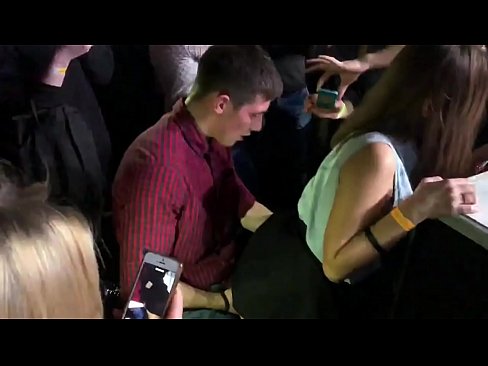 ❤️ ロシアのナイトクラブでリアルセックス。18歳のロシア人少女がナイトクラブで肛門と膣を犯される ️❌ ファッキングビデオ ❌️❤